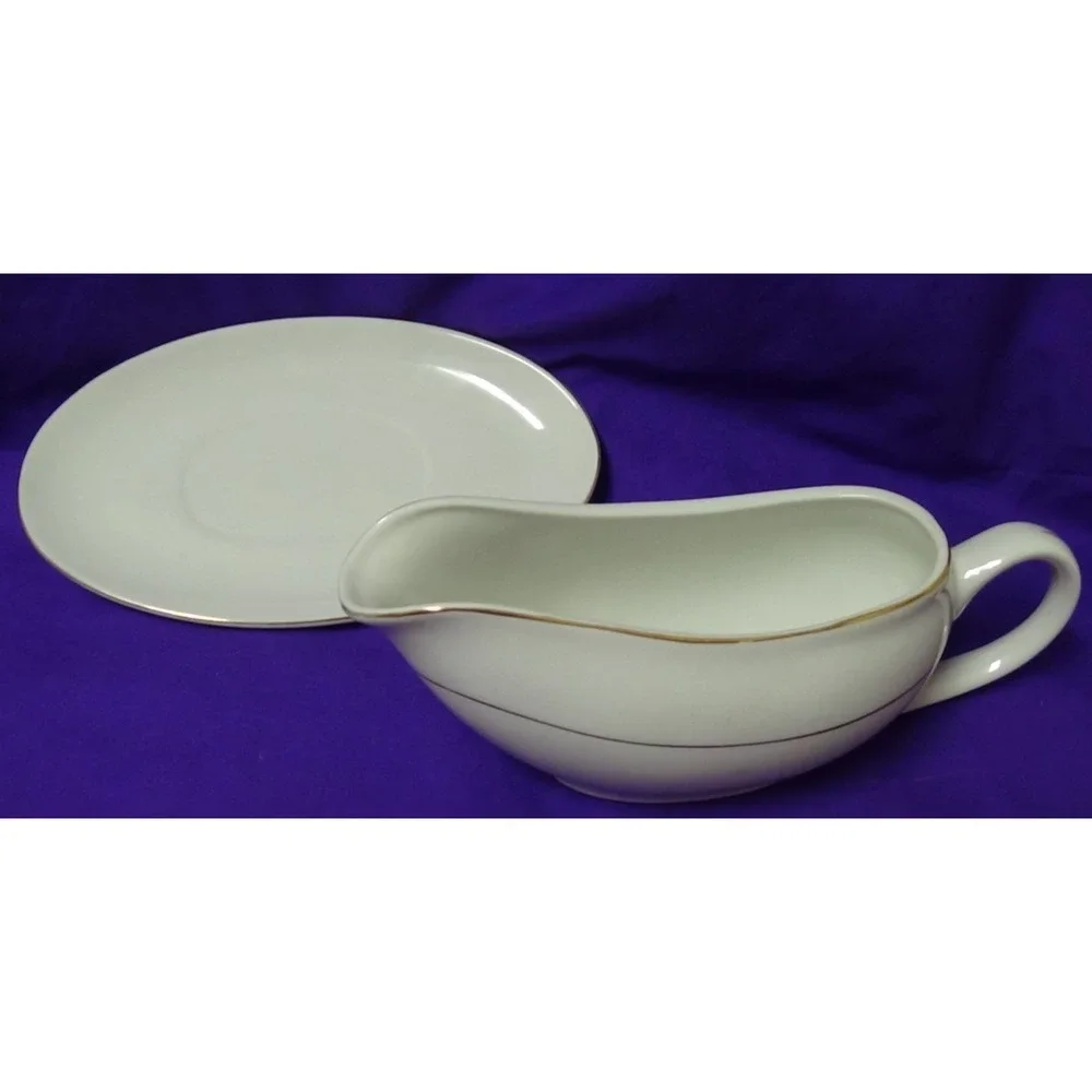 Gravy Boat 1991 Fine China Porcelain 20 Ounce Classic Gold Thanksgiving #086